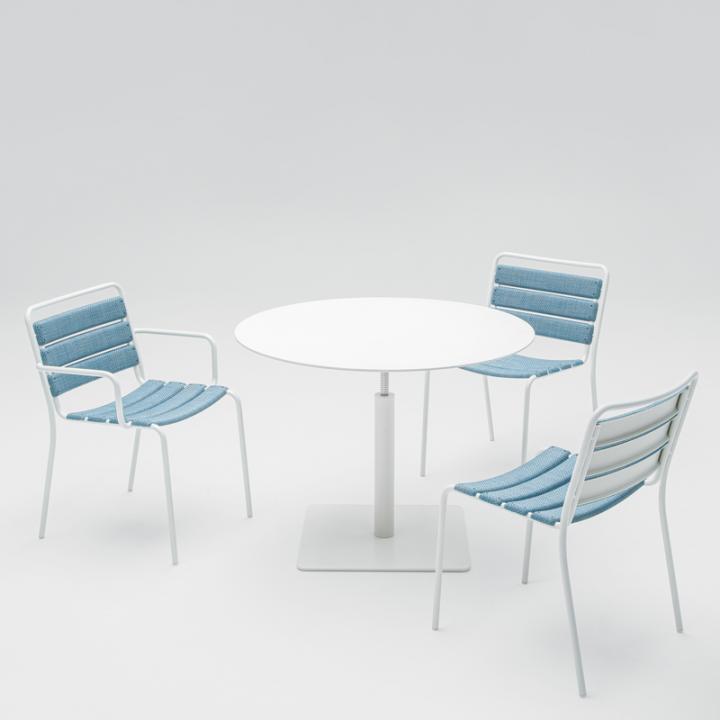 3 outdoor chairs with round table on blank background, paola lenti, product design, furniture