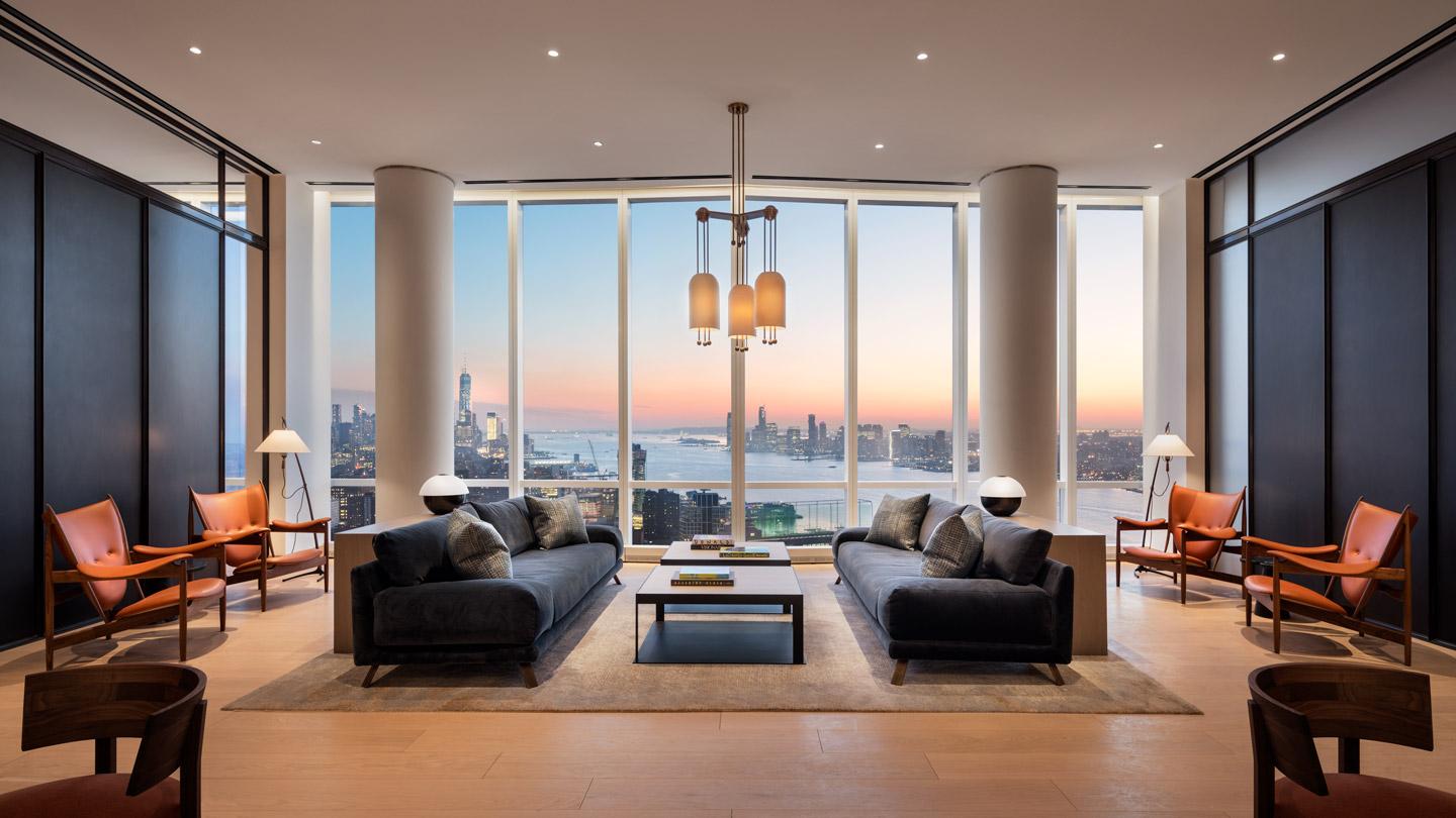 lounge space overlooking nyc skyline, 15 hudson yards