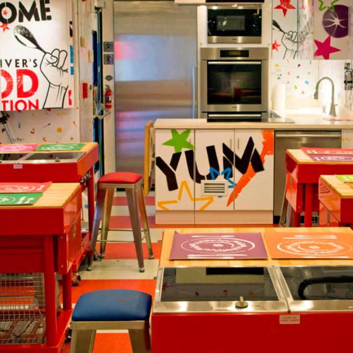 jamie oliver food truck kitchen classroom